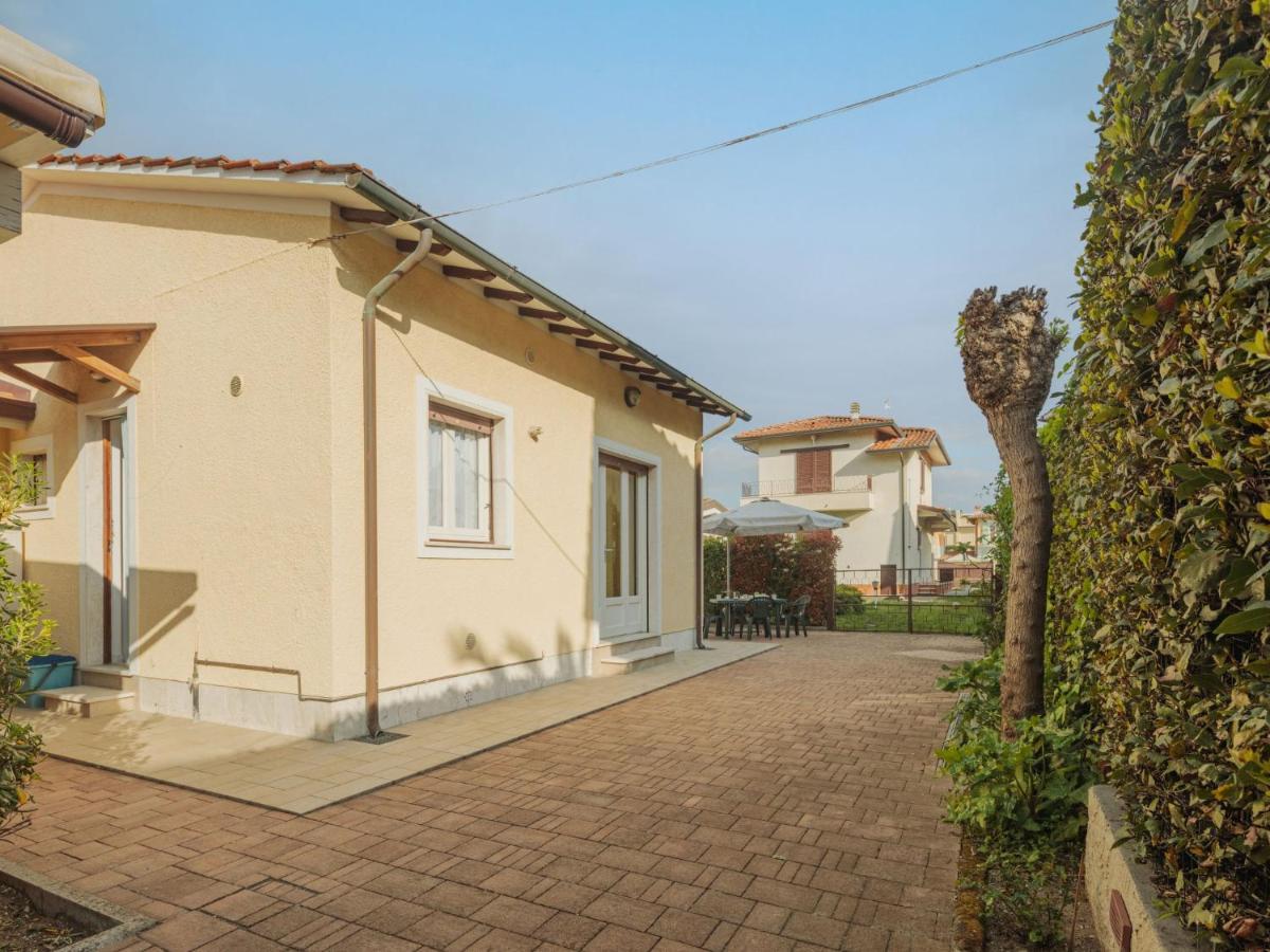 Holiday Home Manuela By Interhome Марина-ді-П'єтразанта Екстер'єр фото